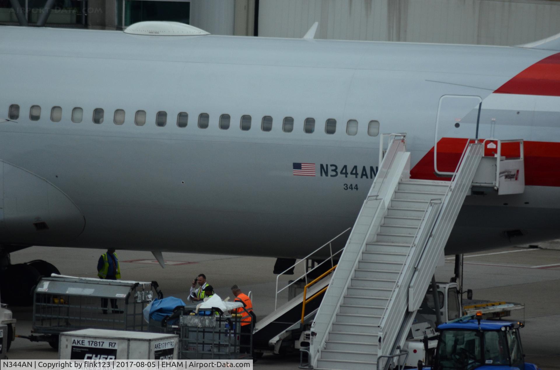 N344AN, 2003 Boeing 767-323 C/N 33083, American airlines 767 parked at schiphol