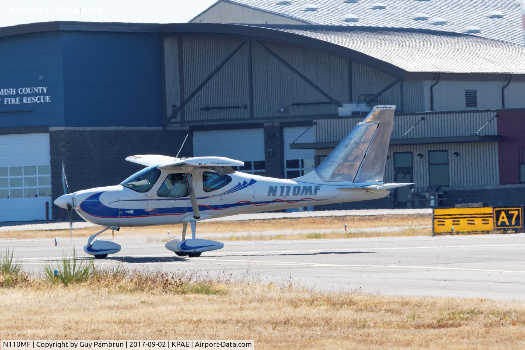 N110MF, 2001 OMF 100-160 Symphony C/N 0010, Just landed