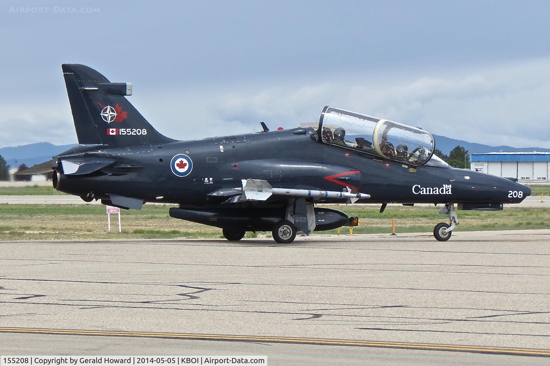 155208, 2000 BAE Systems CT-155 Hawk C/N IT016/702, Taxiing on Bravo.  No.2 CFFTS, Moose Jaw, Saskatchewan, Canada.