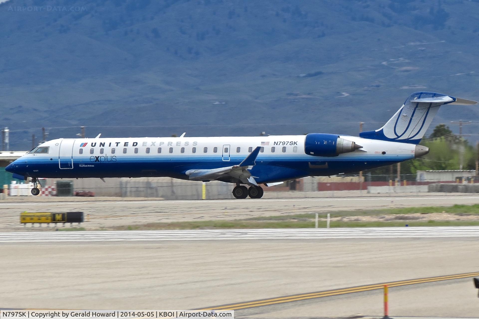 N797SK, 2010 Bombardier CRJ-700 (CL-600-2C10) Regional Jet C/N 10301, Landing RWY 28R.