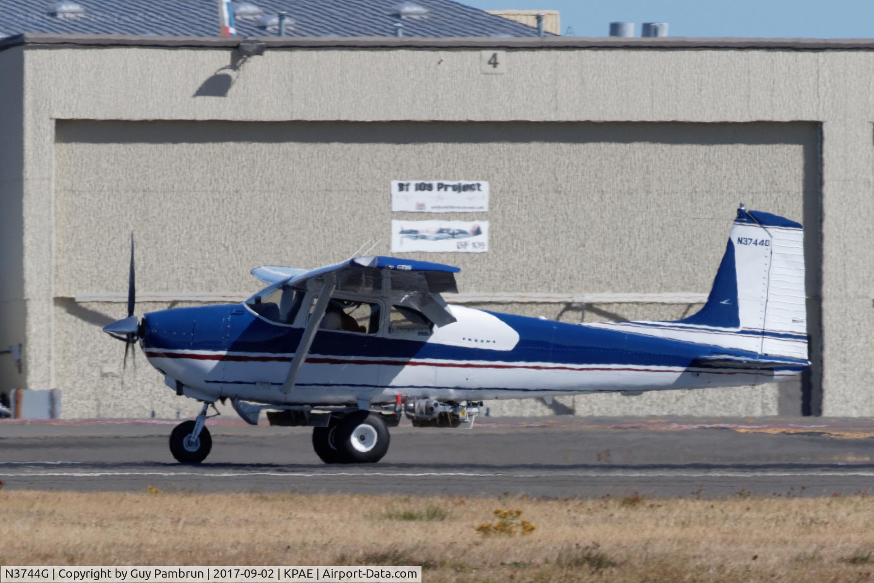 N3744G, 1977 Cessna 310R C/N 310R0909, Landing