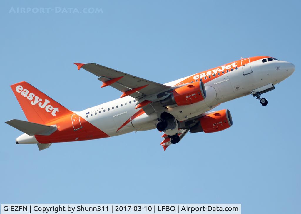 G-EZFN, 2009 Airbus A319-111 C/N 4076, Taking off from rwy 32R in new c/s
