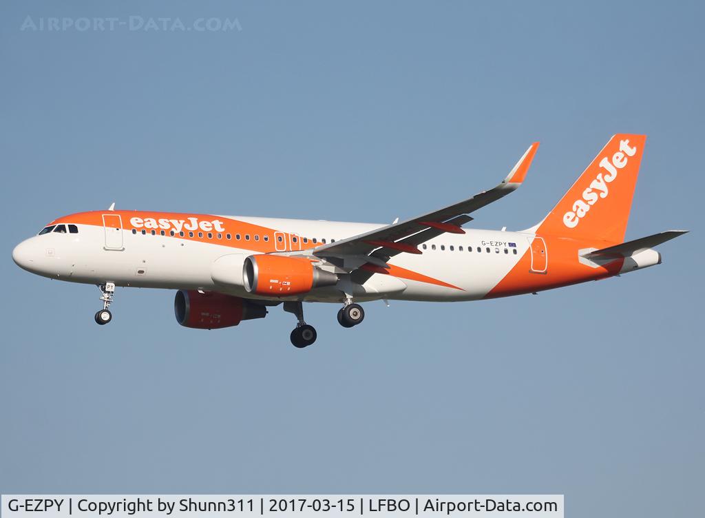 G-EZPY, 2017 Airbus A320-214 C/N 7580, Landing rwy 32L