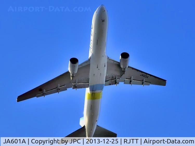 JA601A, 1997 Boeing 767-381 C/N 27943, Climbing, on X-mas Day