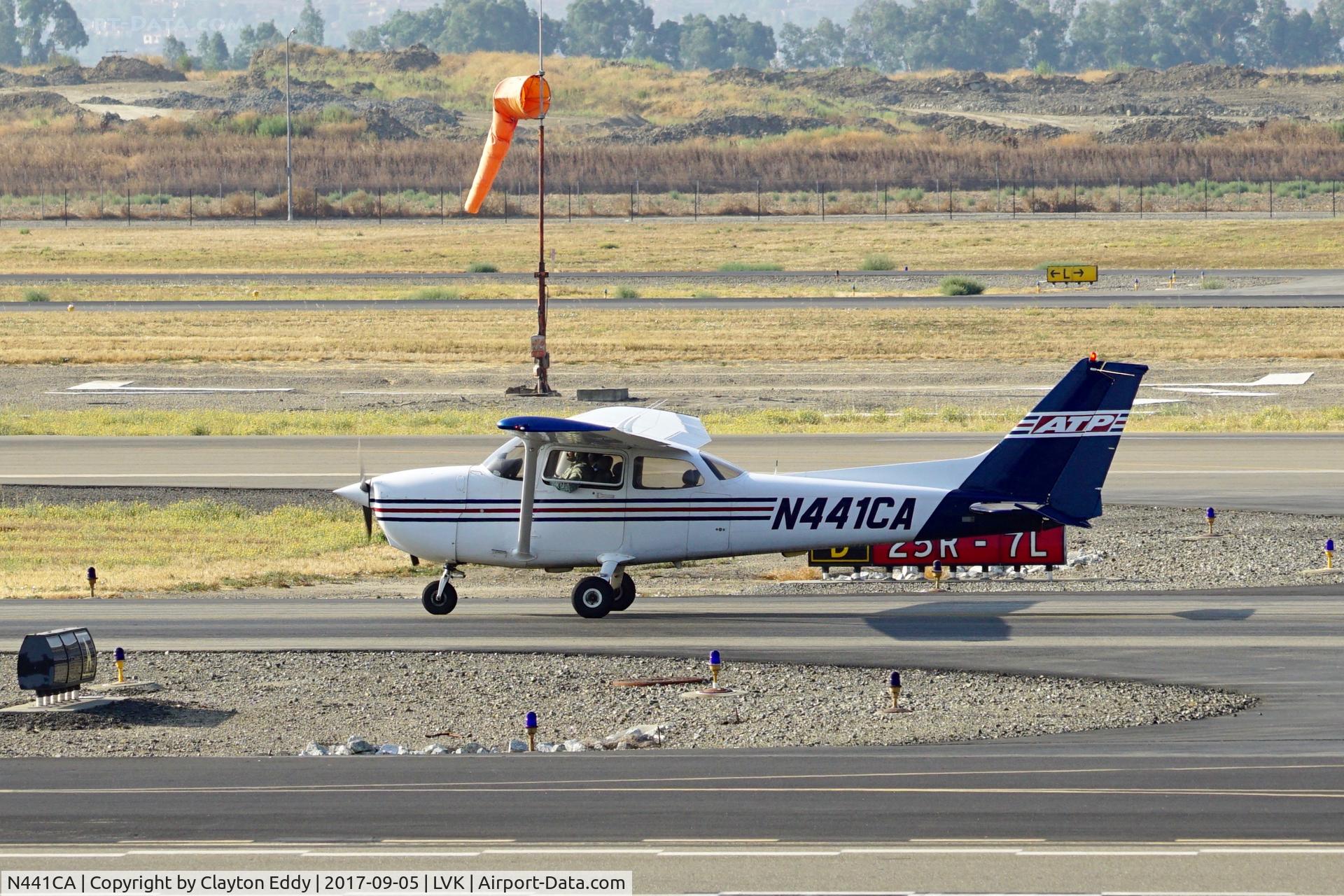 N441CA, 1998 Cessna 172R C/N 17280441, Livermore Airport California 2017.