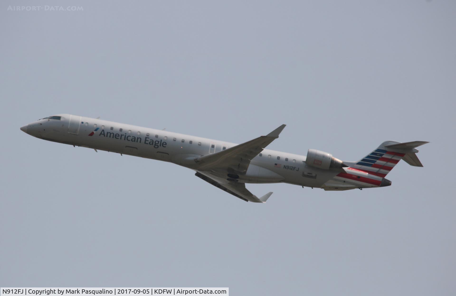 N912FJ, 2004 Bombardier CRJ-900ER (CL-600-2D24) C/N 15012, CL-600-2D24