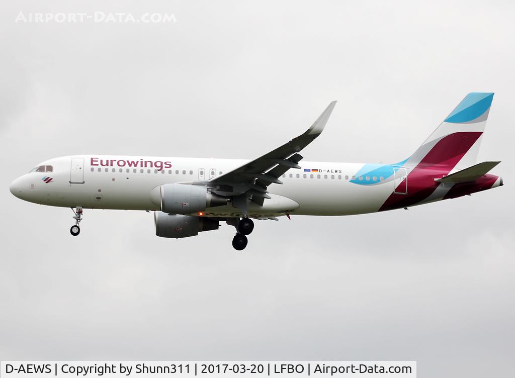 D-AEWS, 2016 Airbus A320-214 C/N 7439, Landing rwy 32L