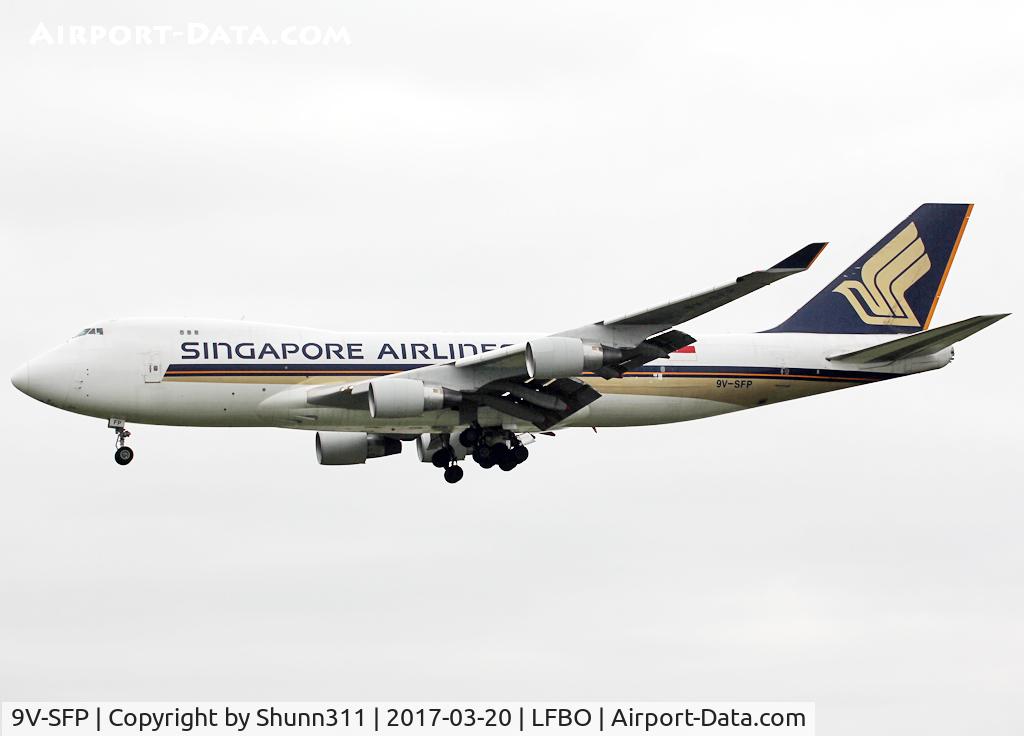 9V-SFP, 2005 Boeing 747-412F/SCD C/N 32902, Landing rwy 32L