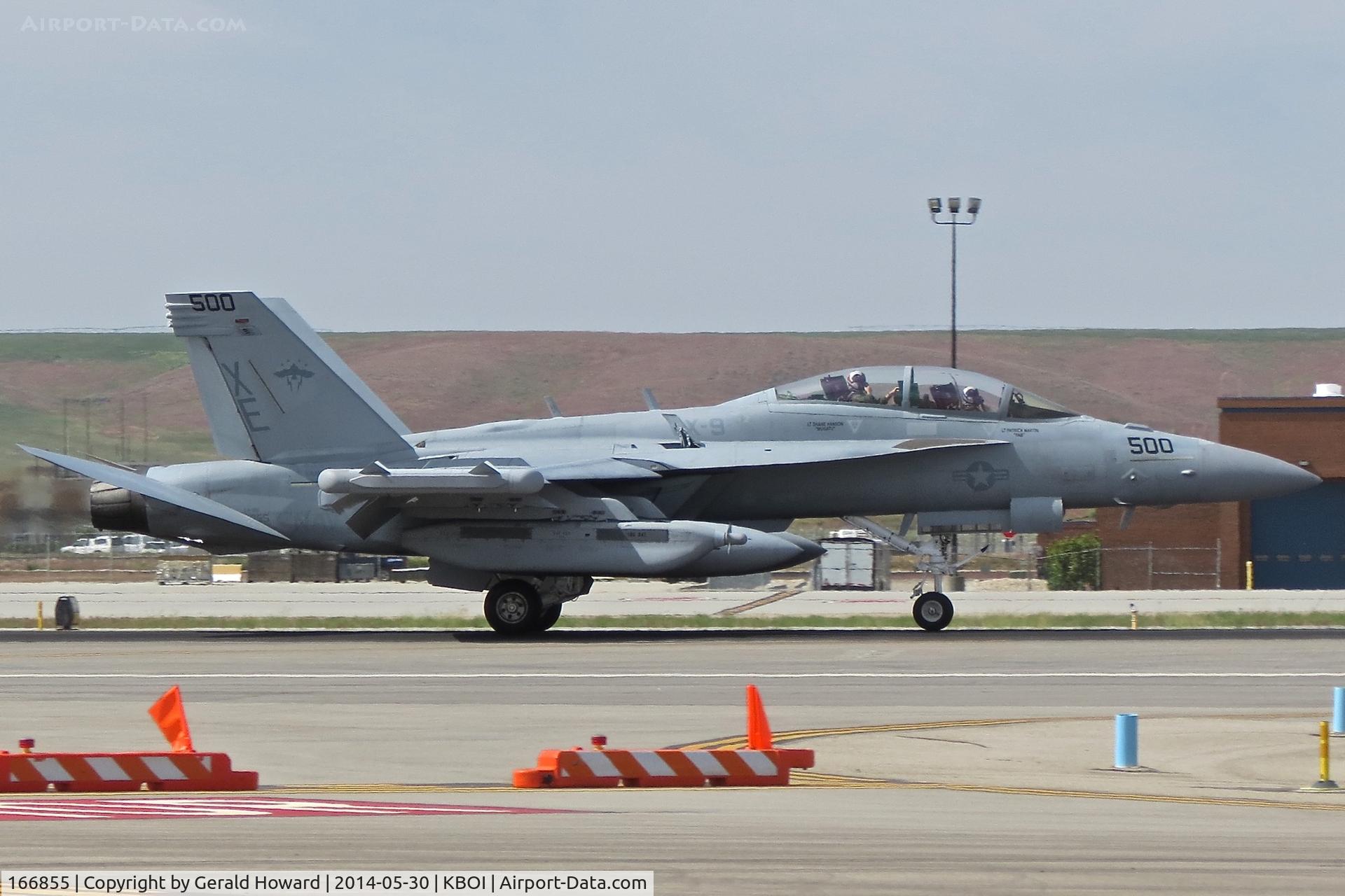 166855, Boeing EA-18G Growler C/N G-1, Landing roll out on RWY 28L. VX-9 