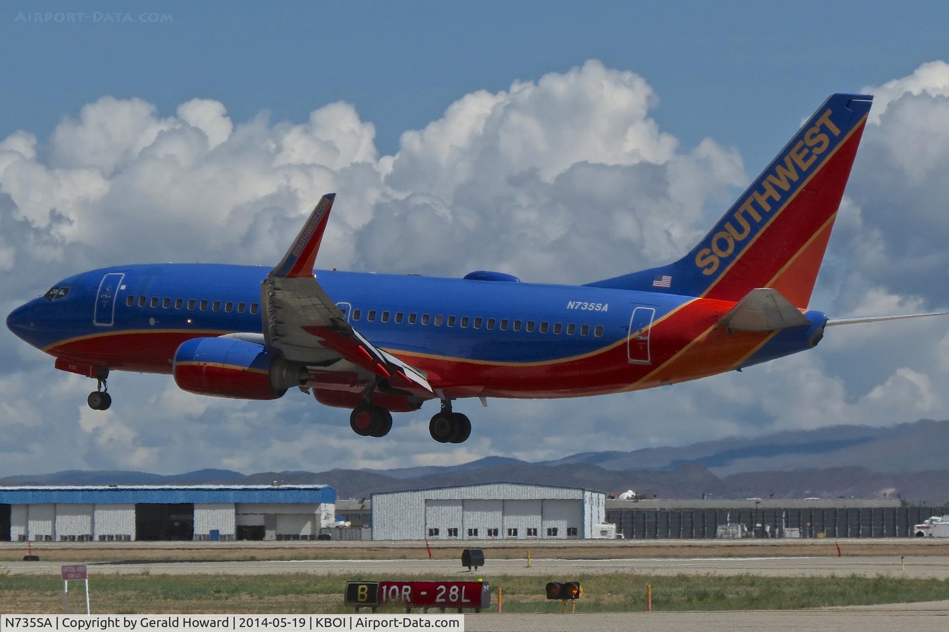 N735SA, 1999 Boeing 737-7H4 C/N 27867, Landing RWY 28L.