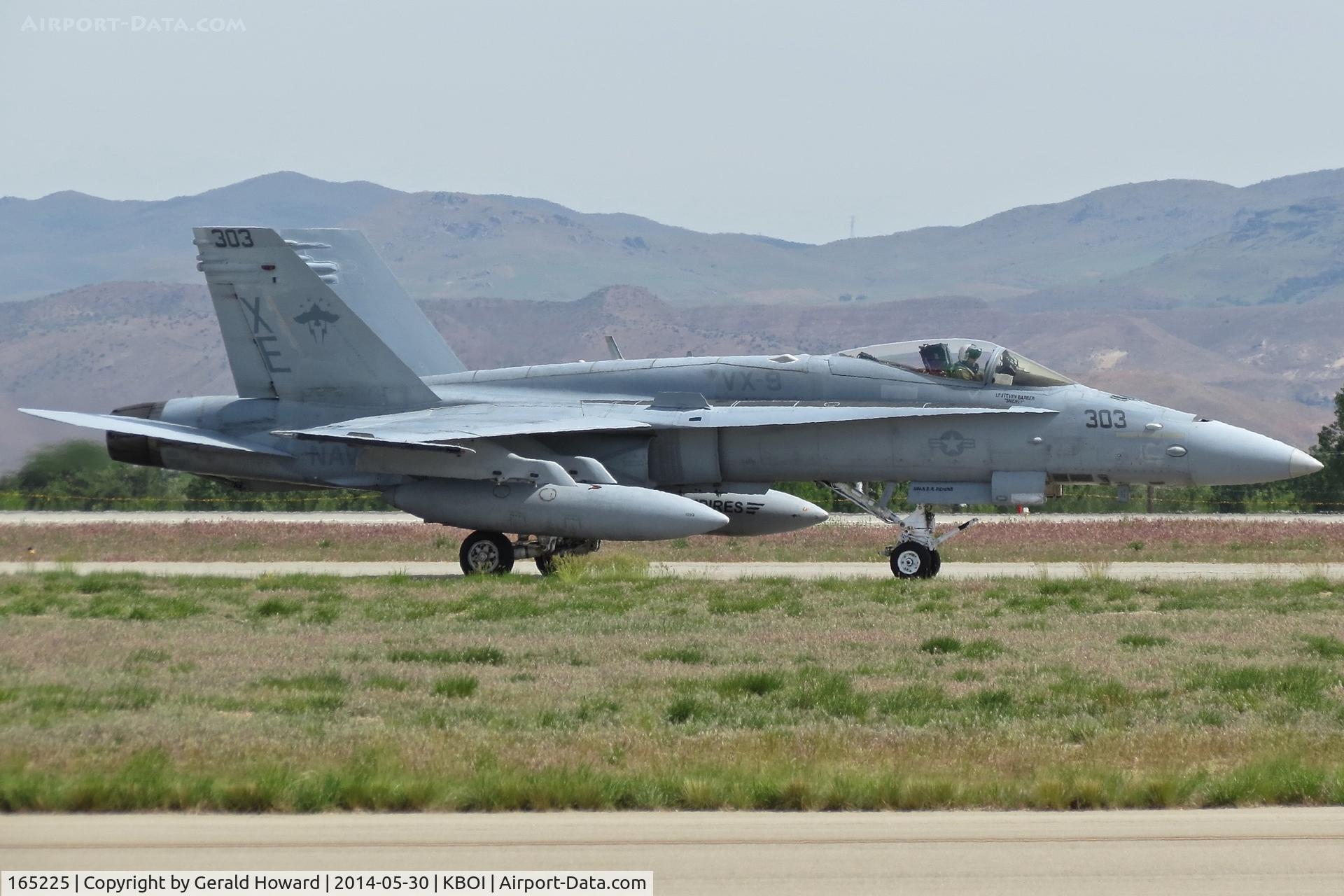 165225, McDonnell Douglas F/A-18C Hornet C/N 1412/C450, Taxiing on Foxtrot.