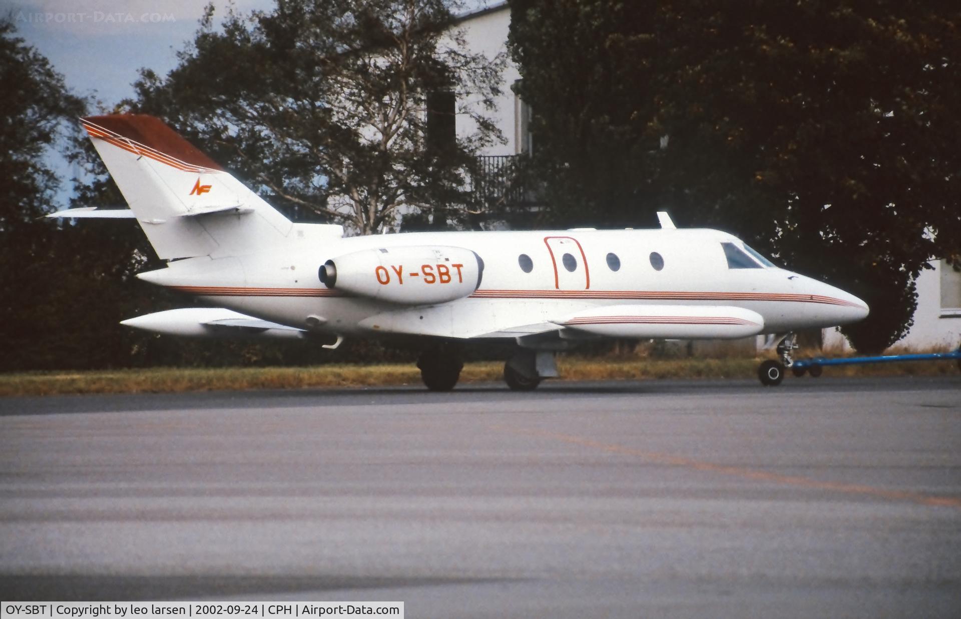 OY-SBT, 1976 Aerospatiale SN-601 Corvette C/N 33, Copenhagen 24.9.2002