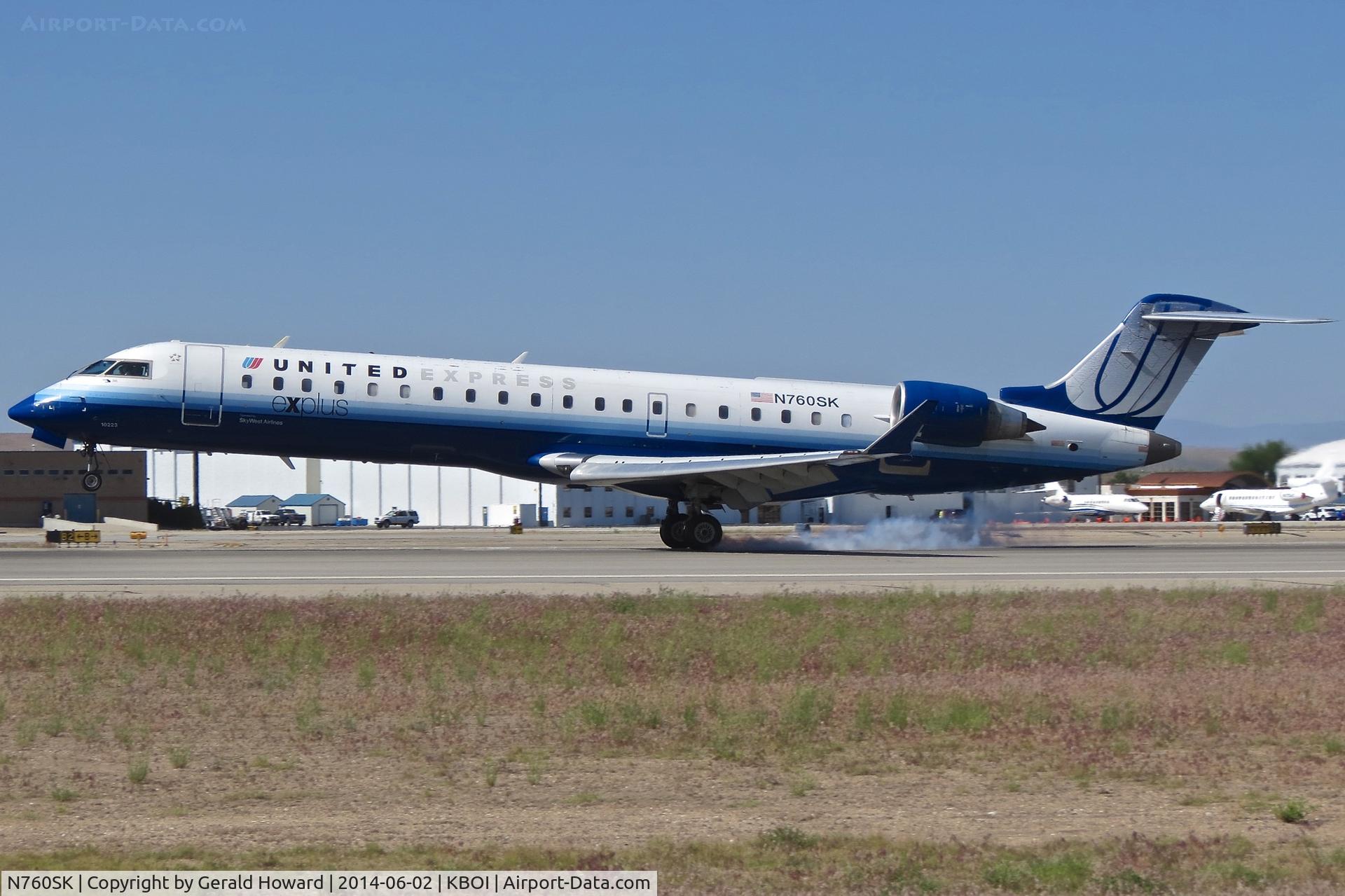 N760SK, 2005 Bombardier CRJ-701ER (CL-600-2C10) Regional Jet C/N 10223, Landing RWY 10R.