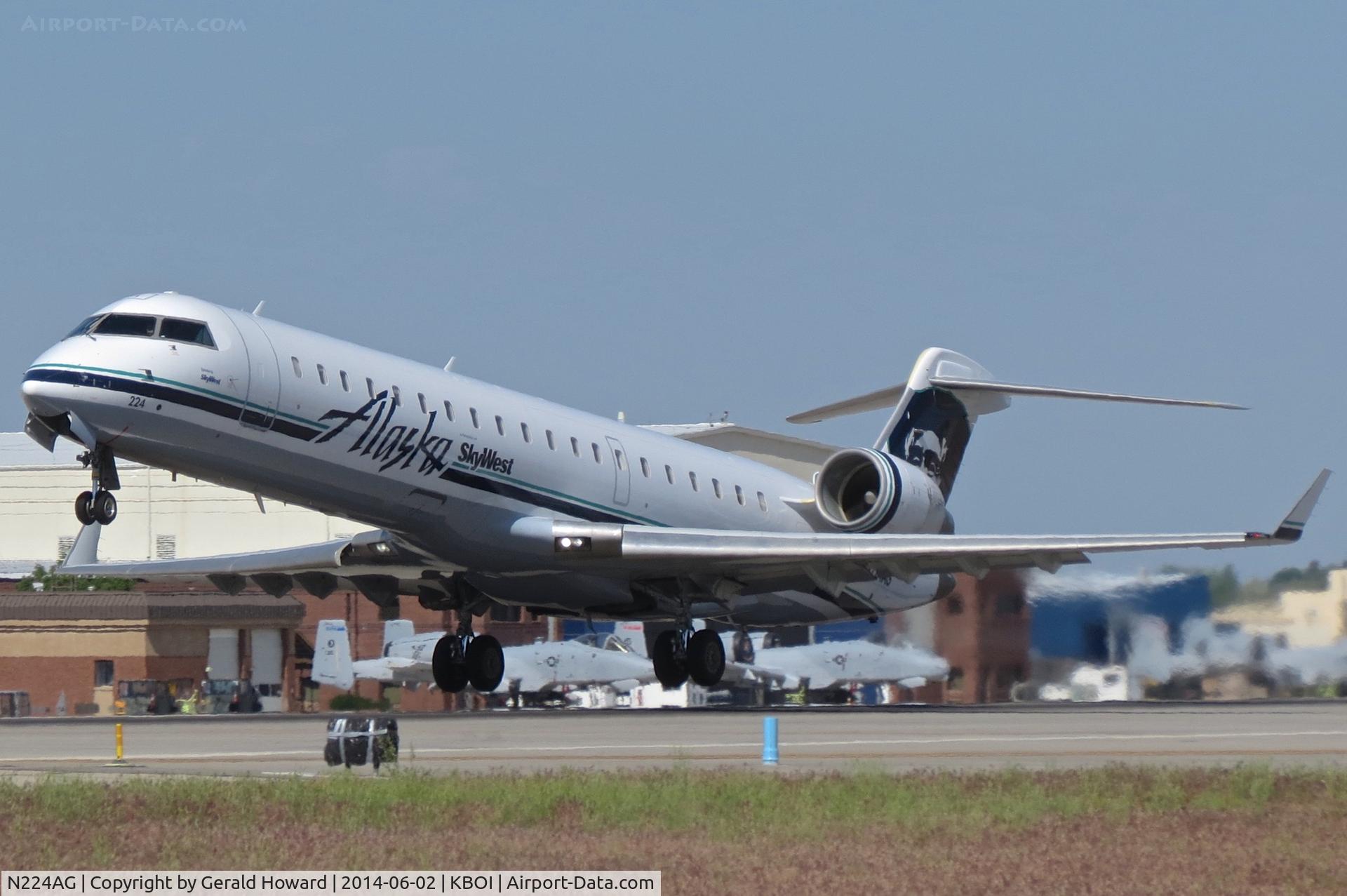 N224AG, 2001 Bombardier CRJ-701 (CL-600-2C10) Regional Jet C/N 10024, Take 0ff roll on RWY 10R.