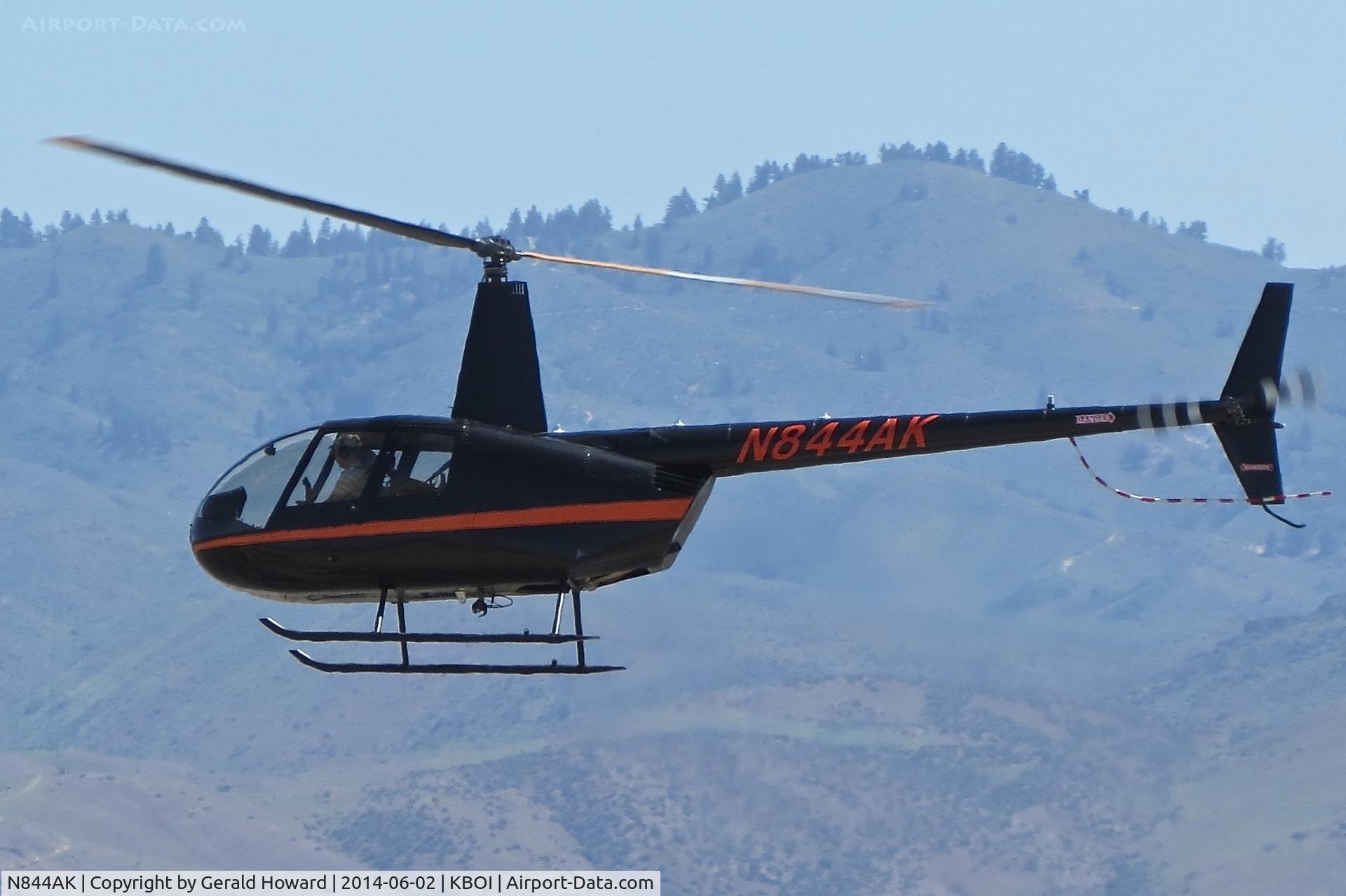 N844AK, 2003 Robinson R44 II C/N 10109, Landing approach to the north GA ramp.