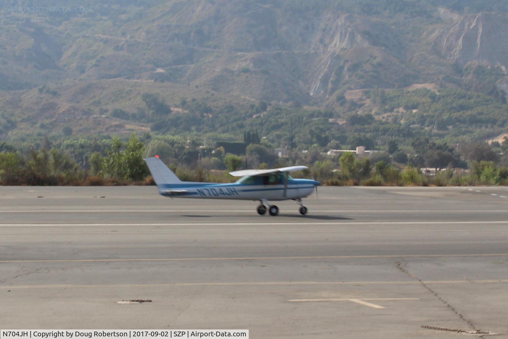 N704JH, 1976 Cessna 150M C/N 15078644, 1976 Cessna 150M, Continental O-200 100 Hp, takeoff roll Rwy 22. One of CP Aviation's trainer/rental aircraft.