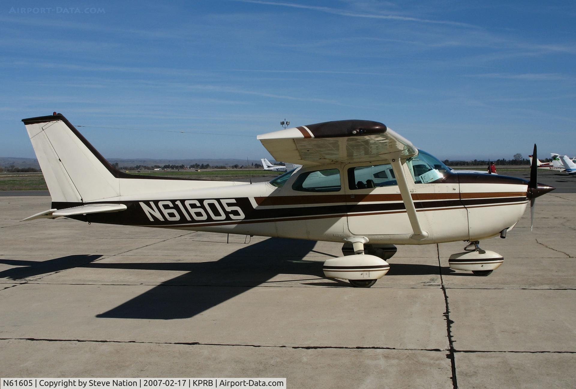 N61605, 1975 Cessna 172M C/N 17264670, 1975 Cessna 172M visiting @ Paso Robles Municipal Airport, CA