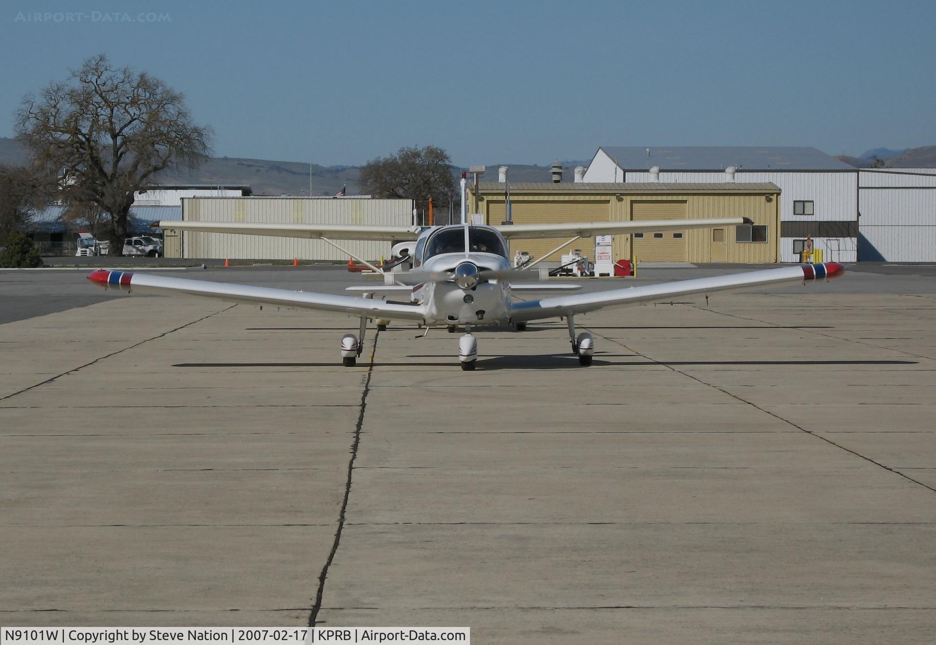 N9101W, 1965 Piper PA-28-235 Cherokee C/N 28-10713, Santa Maria, CA-based 1965 PiperPA-28-235 taxi shot head-on @ Paso Robles Municipal Airport, CA