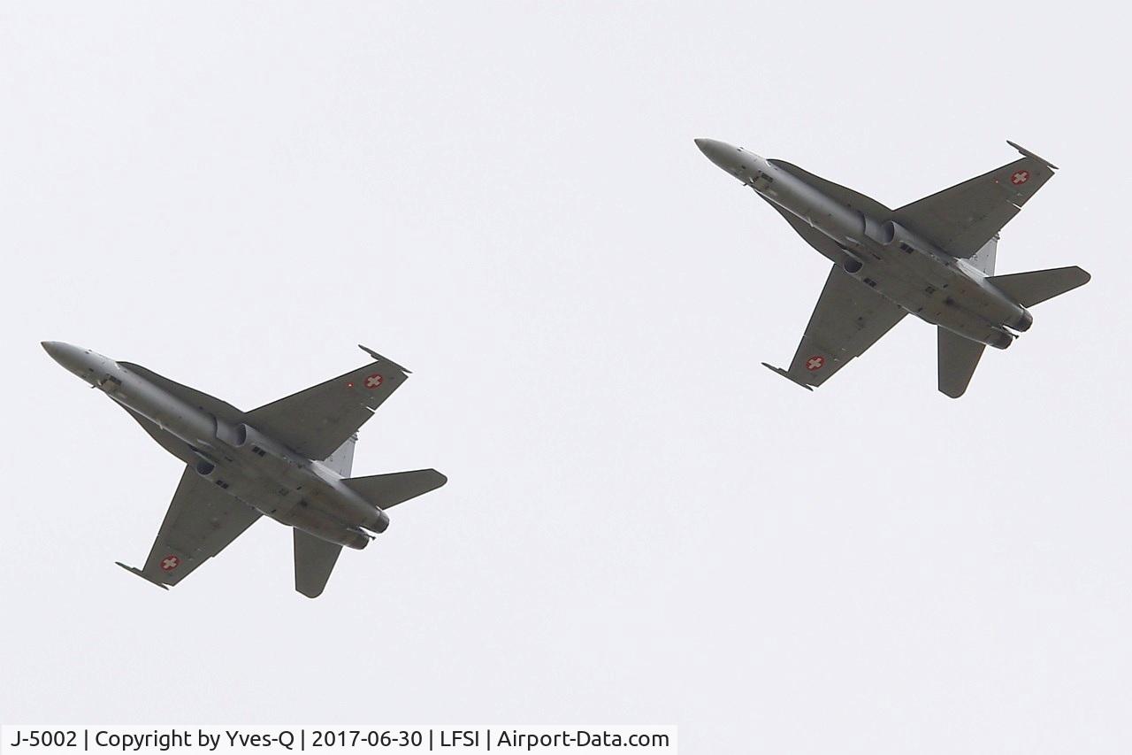 J-5002, McDonnell Douglas F/A-18C Hornet C/N 1315/SFC002, Swiss Air Force McDonnell Douglas FA-18C Hornet, Flight before break, St Dizier-Robinson Air Base 113 (LFSI) Open day 2017