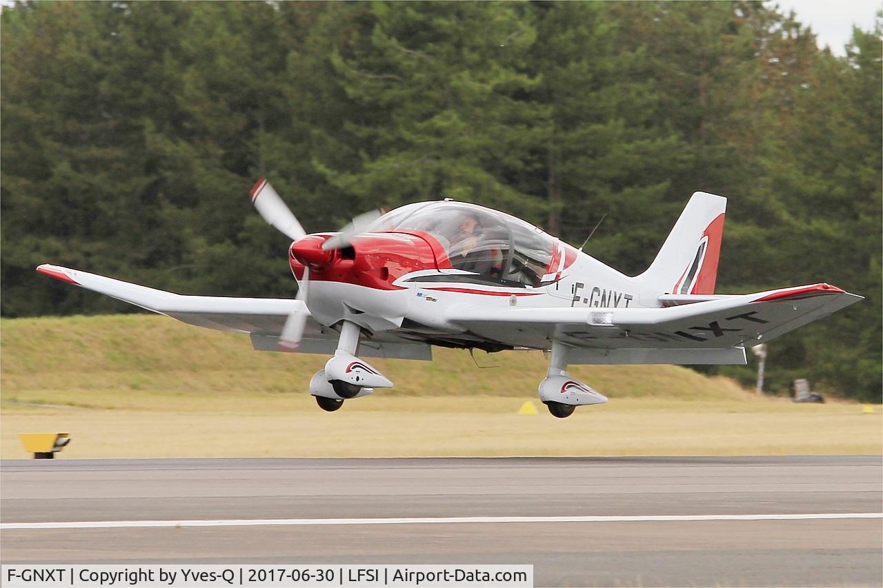 F-GNXT, 2005 Apex (Robin) DR-140-140B C/N 2590, Robin R-2160 Alpha Sport, On final rwy 29, St Dizier-Robinson Air Base 113 (LFSI) Open day 2017