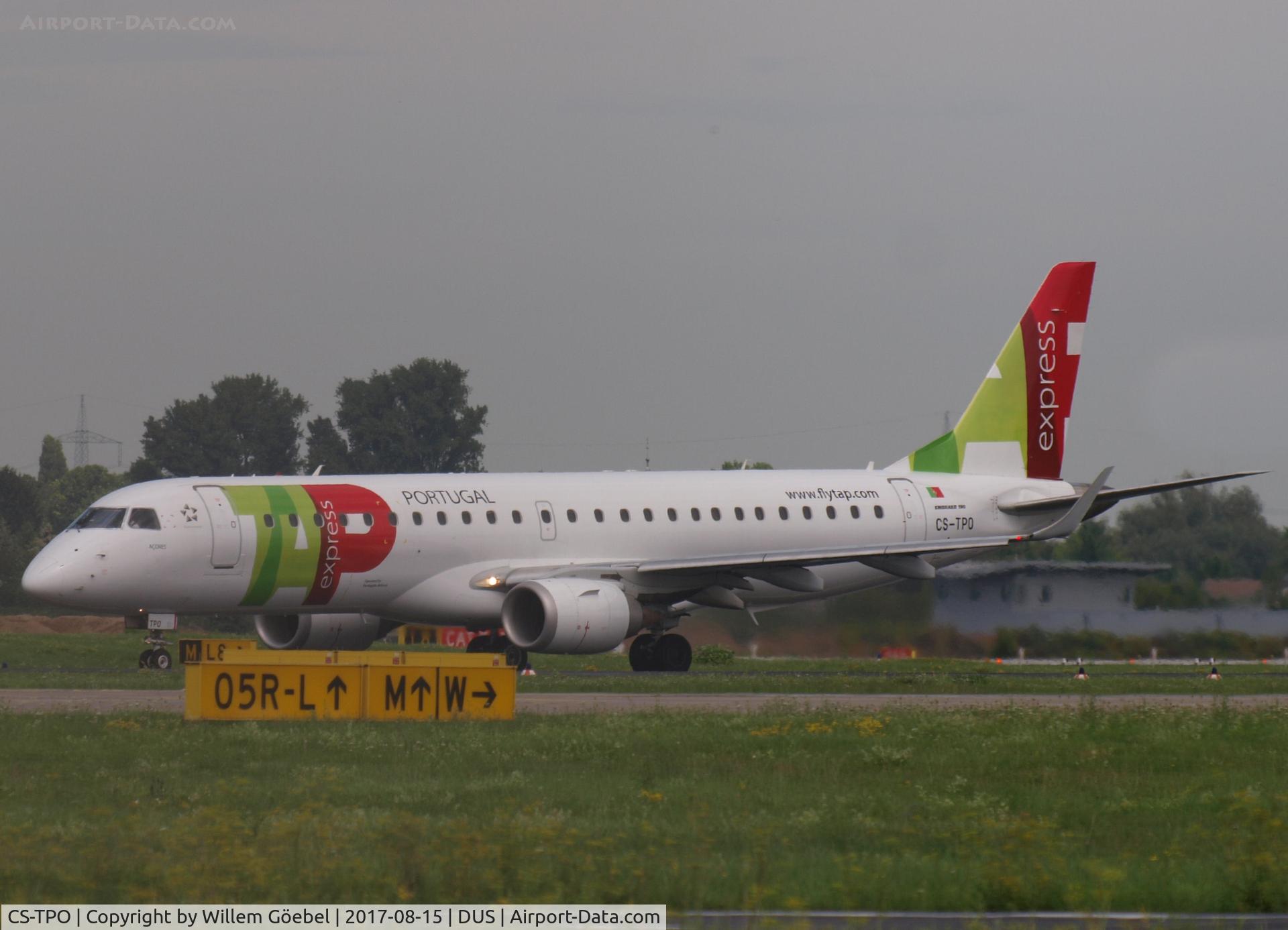 CS-TPO, 2011 Embraer 190LR (ERJ-190-100LR) C/N 19000432, Taxi to runway of Dusseldorf Airport