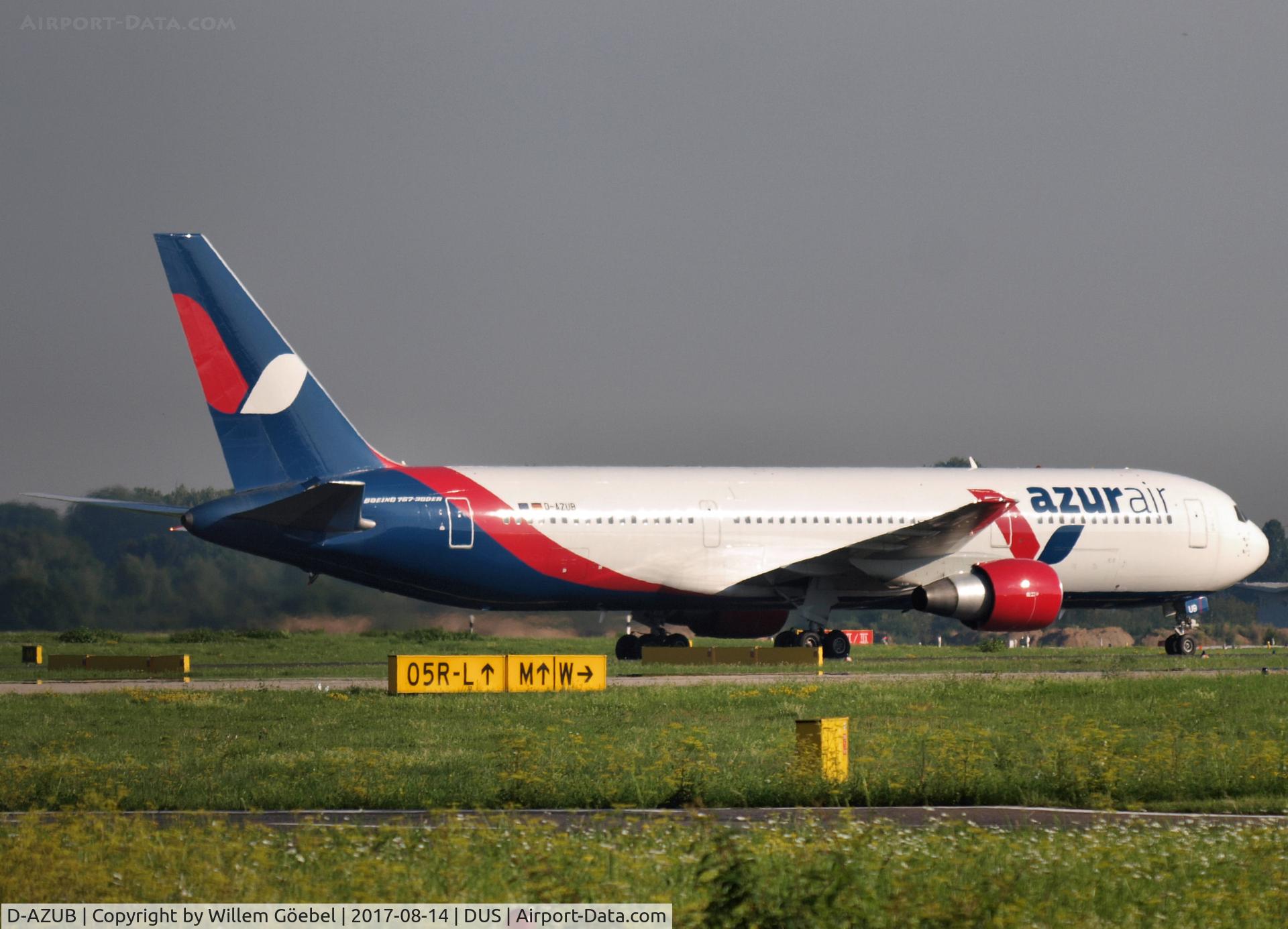 D-AZUB, 1991 Boeing 767-37E/ER C/N 25077, Taxi to runway of Dusseldorf Airport