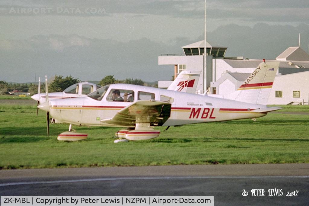 ZK-MBL, Piper PA-28-161 Warior II C/N 28-8316103, Massey University, Palmerston North  1994