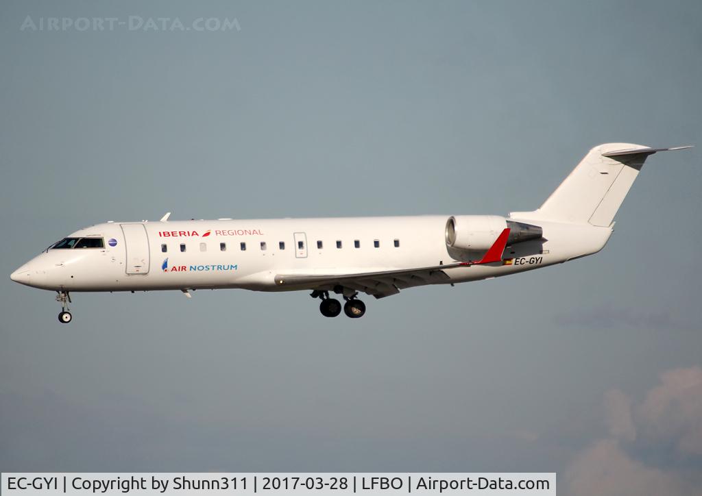 EC-GYI, 1998 Canadair CRJ-200ER (CL-600-2B19) C/N 7249, Landing rwy 32R
