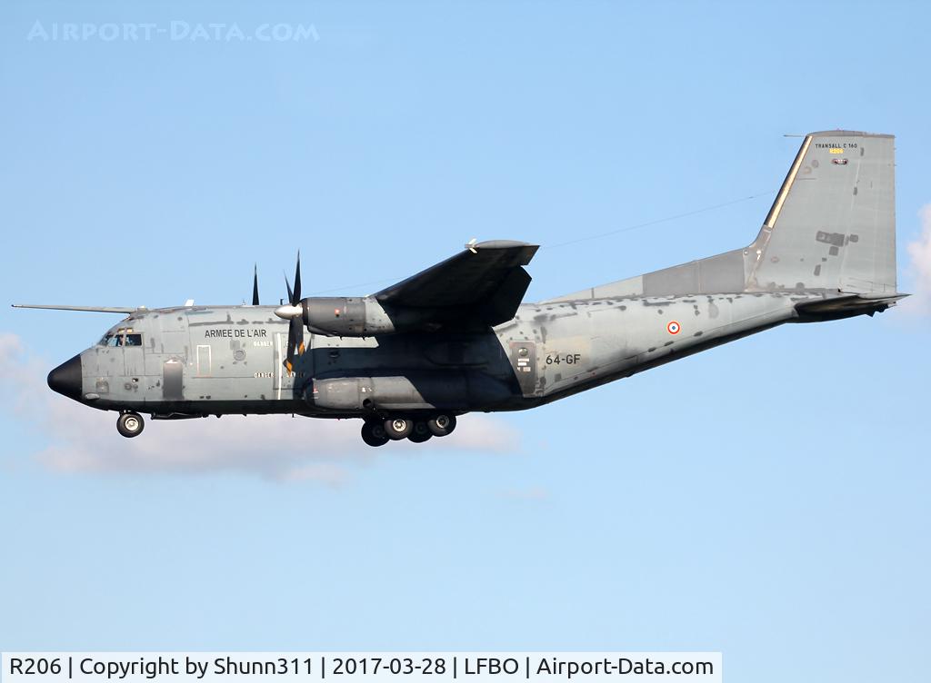 R206, Transall C-160R C/N 209, Landing rwy 32L