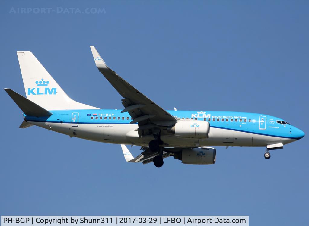 PH-BGP, 2011 Boeing 737-7K2 C/N 38127, Landing rwy 14L