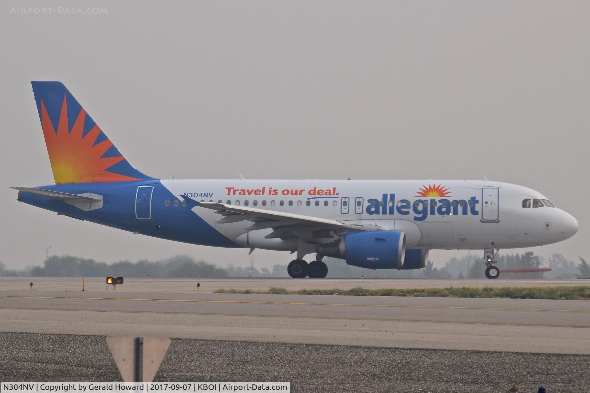 N304NV, 2004 Airbus A319-111 C/N 2265, Starting take off roll on RWY 10R.
