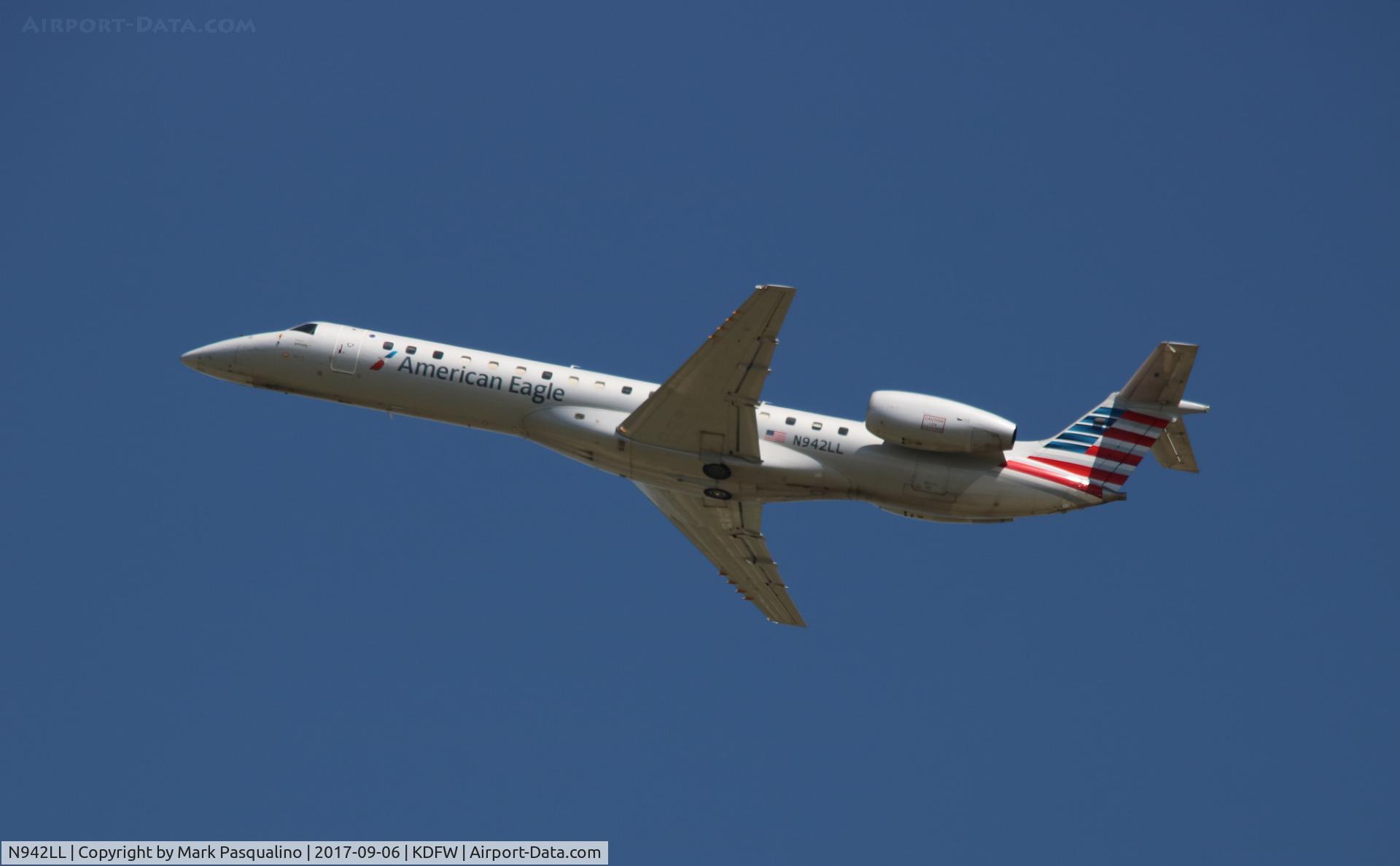N942LL, 2005 Embraer ERJ-145LR (EMB-145LR) C/N 14500930, EMB-145LR