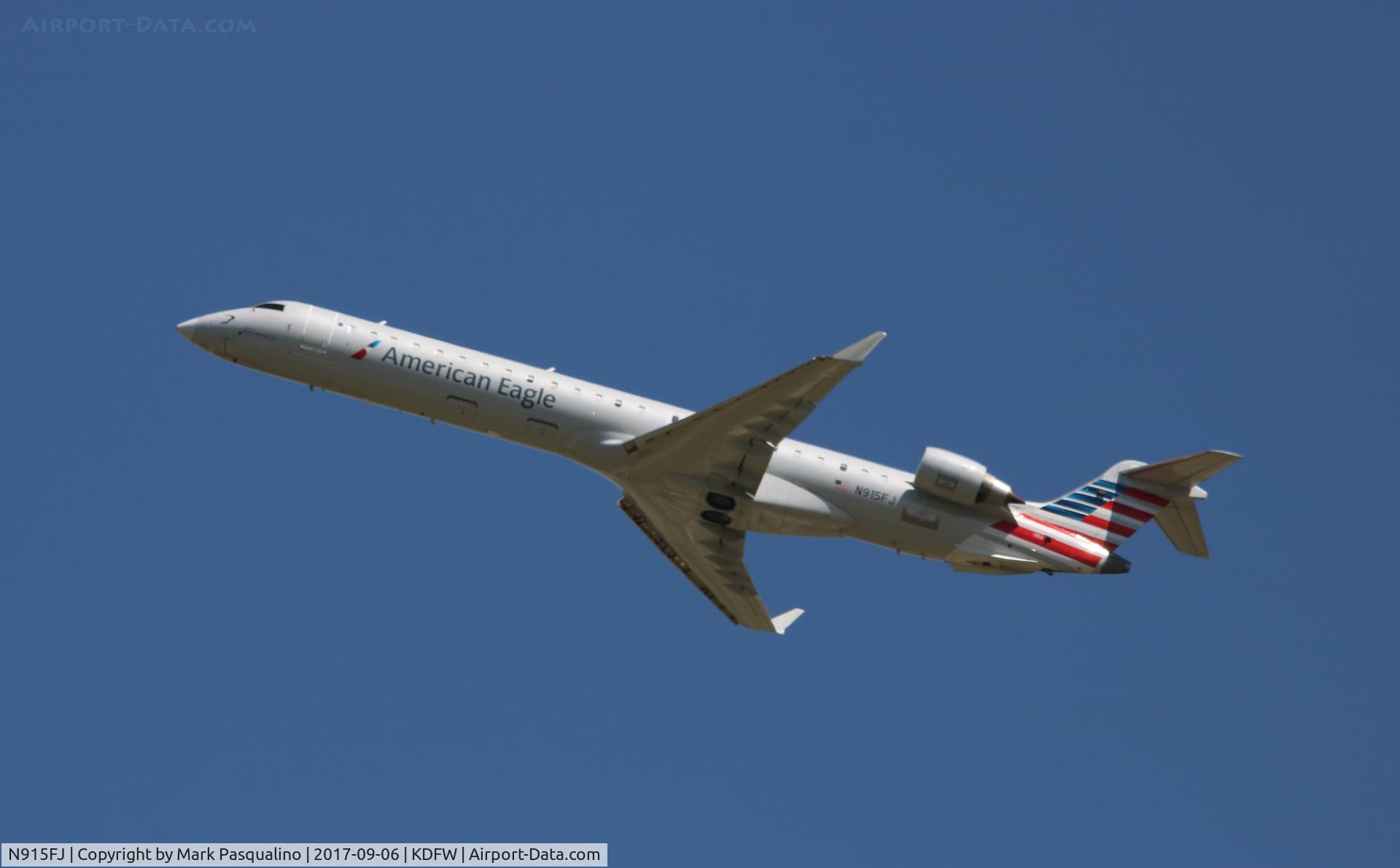 N915FJ, 2004 Bombardier CRJ900 (CL-600-2D24) C/N 15015, CL-600-2D24