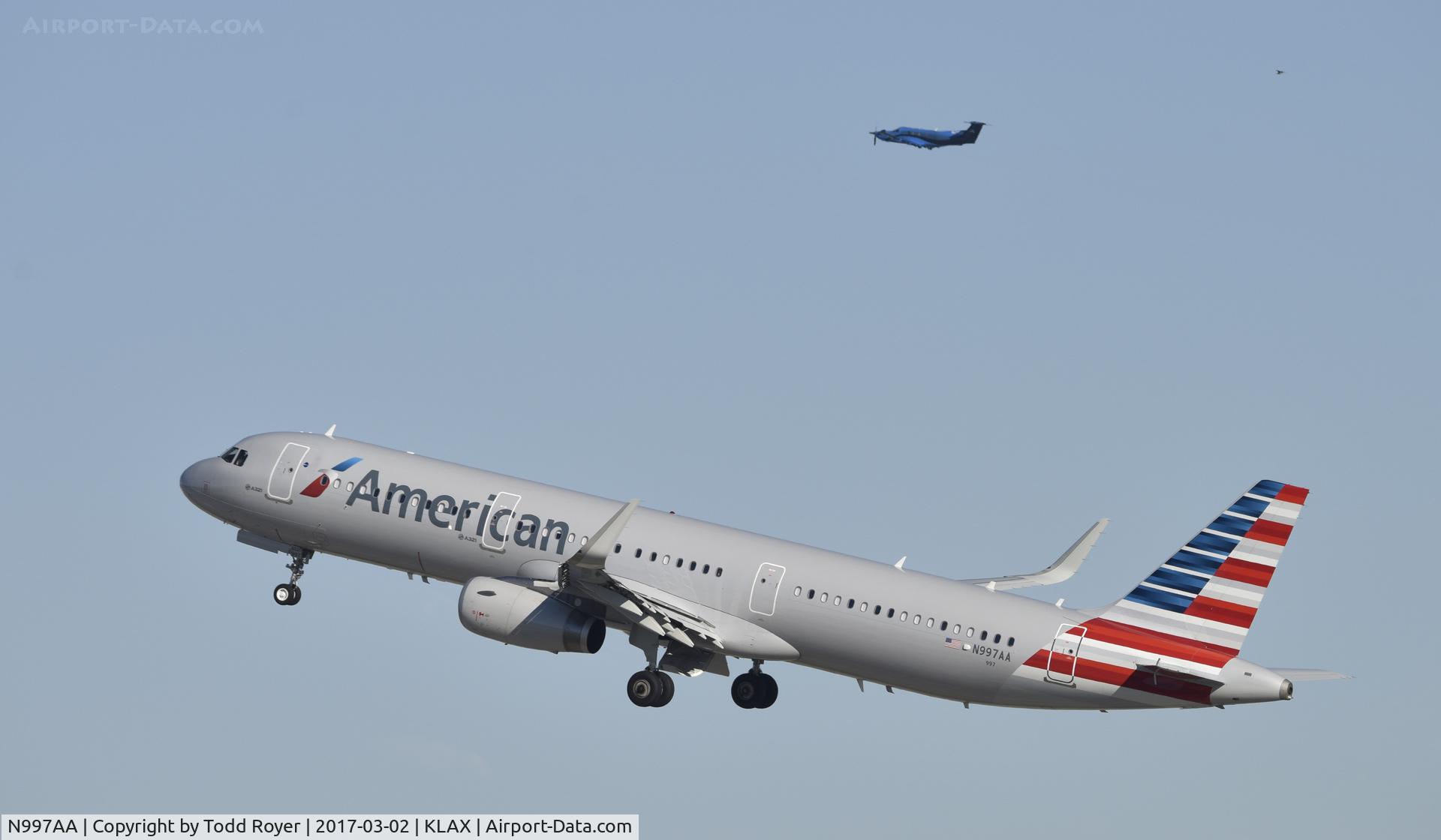 N997AA, 2017 Airbus A321-231 C/N 7349, Departing LAX