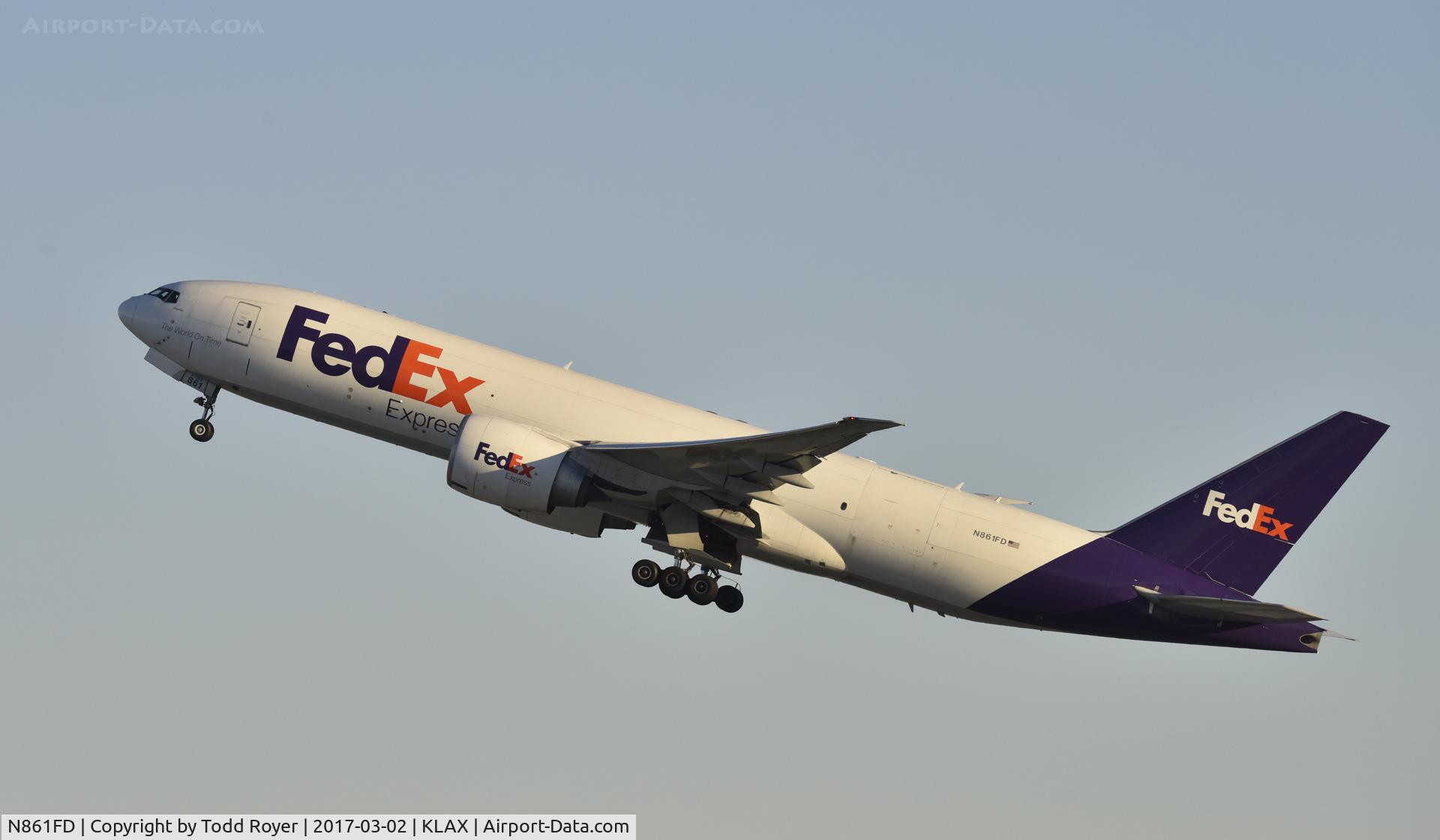 N861FD, 2011 Boeing 777-FS2 C/N 37732, Departing LAX