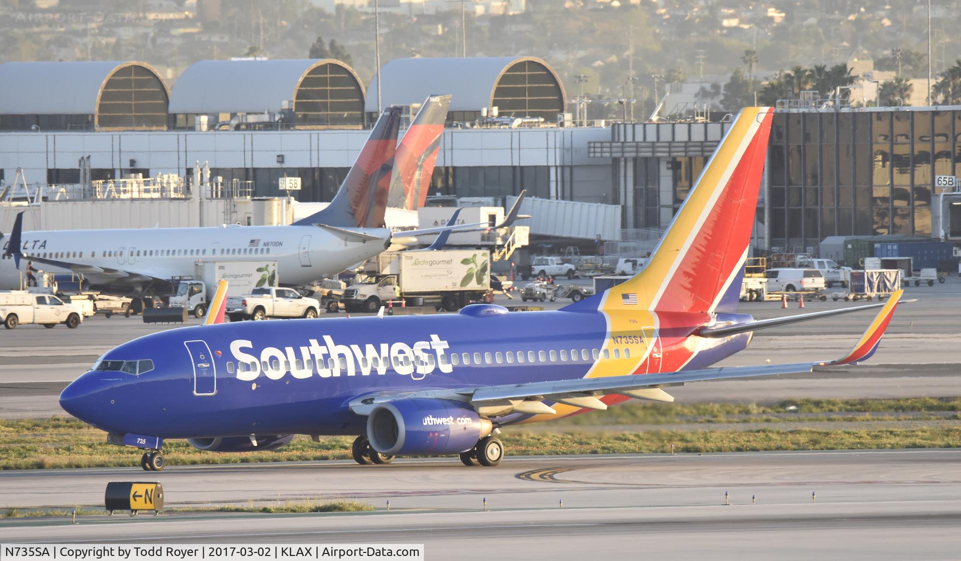 N735SA, 1999 Boeing 737-7H4 C/N 27867, Arrived at LAX on 25L