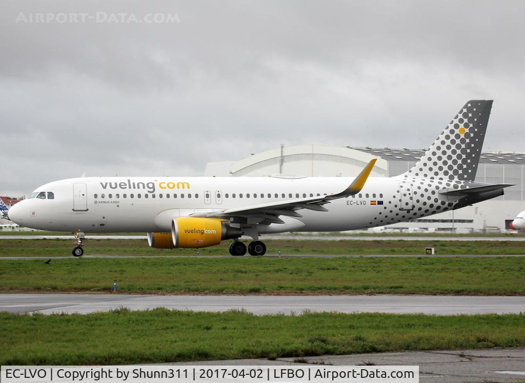 EC-LVO, 2013 Airbus A320-214 C/N 5533, Taxiing holding point rwy 32R for departure...