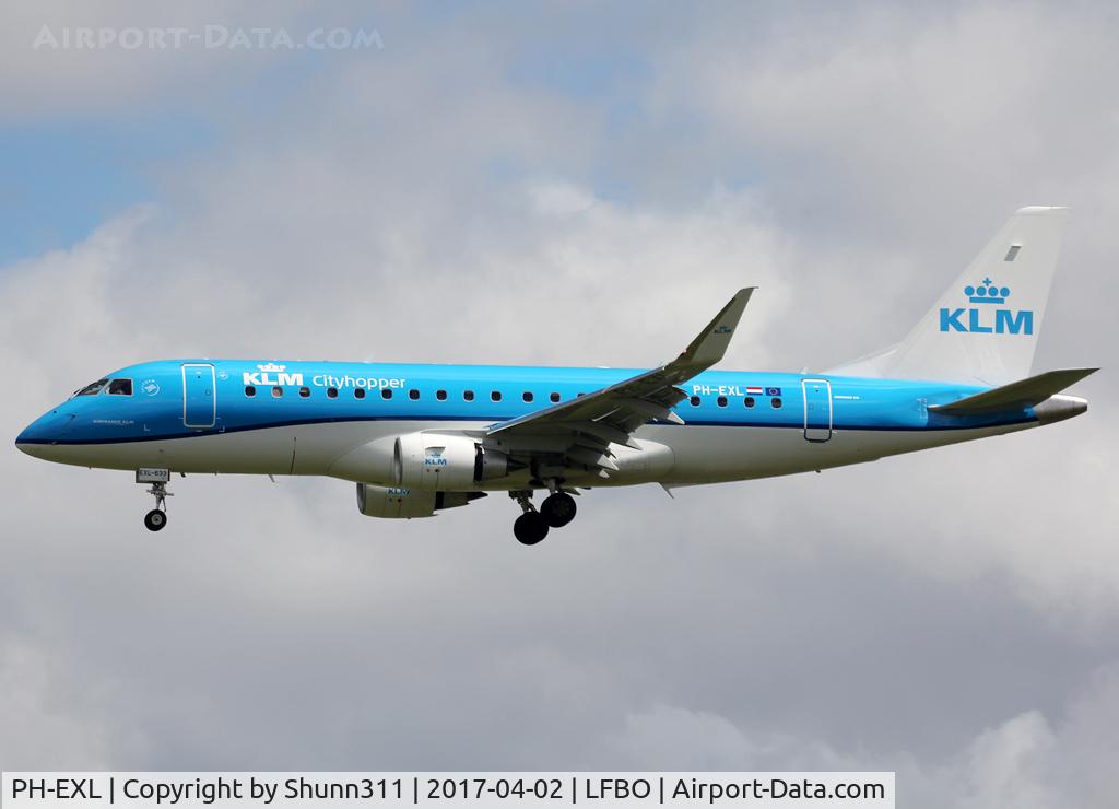 PH-EXL, 2017 Embraer ERJ-175STD (ERJ-170-200) C/N 17000633, Landing rwy 32L