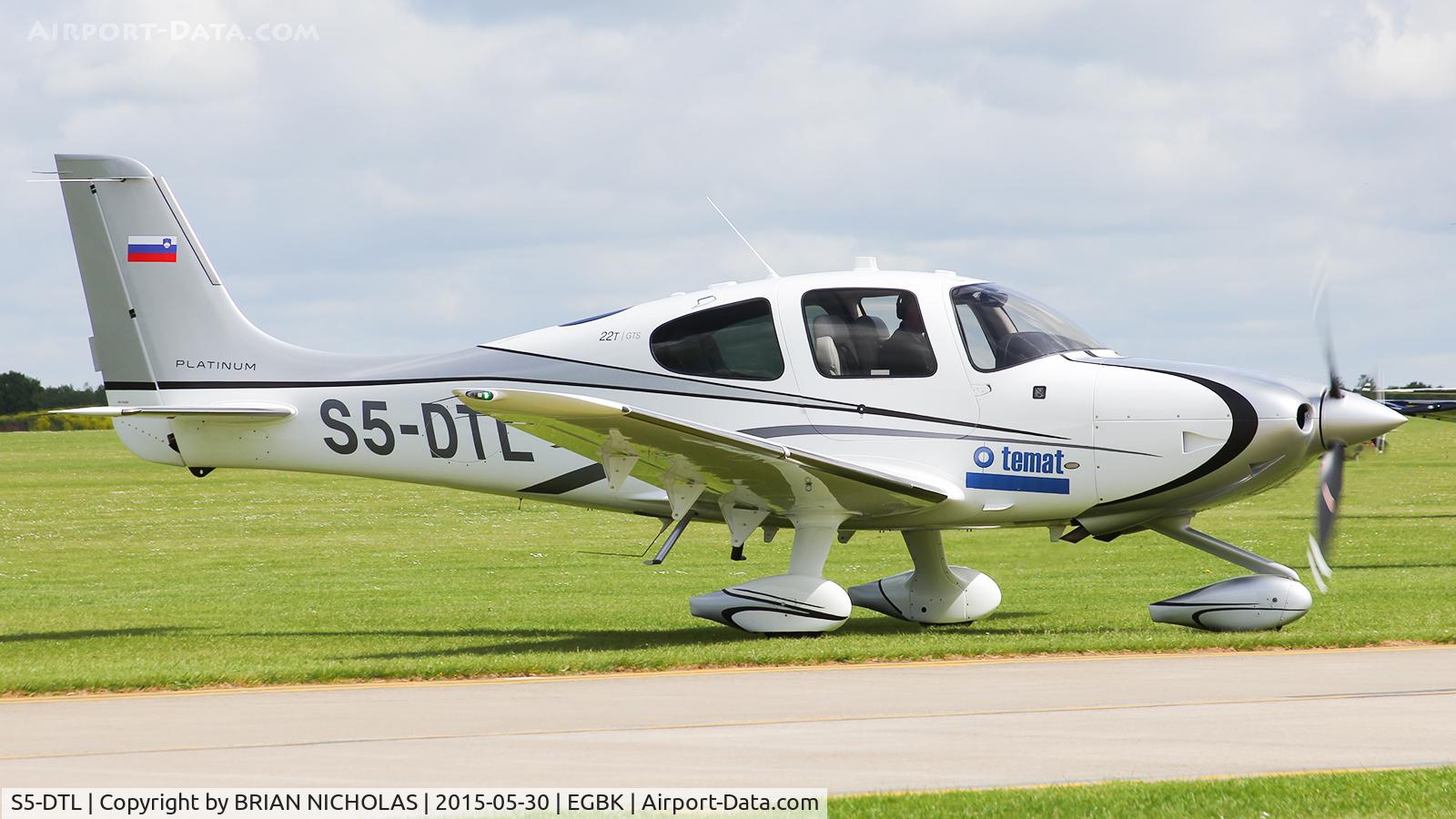 S5-DTL, Cirrus SR22T C/N 0825, AeroExpo 2015 Sywell.