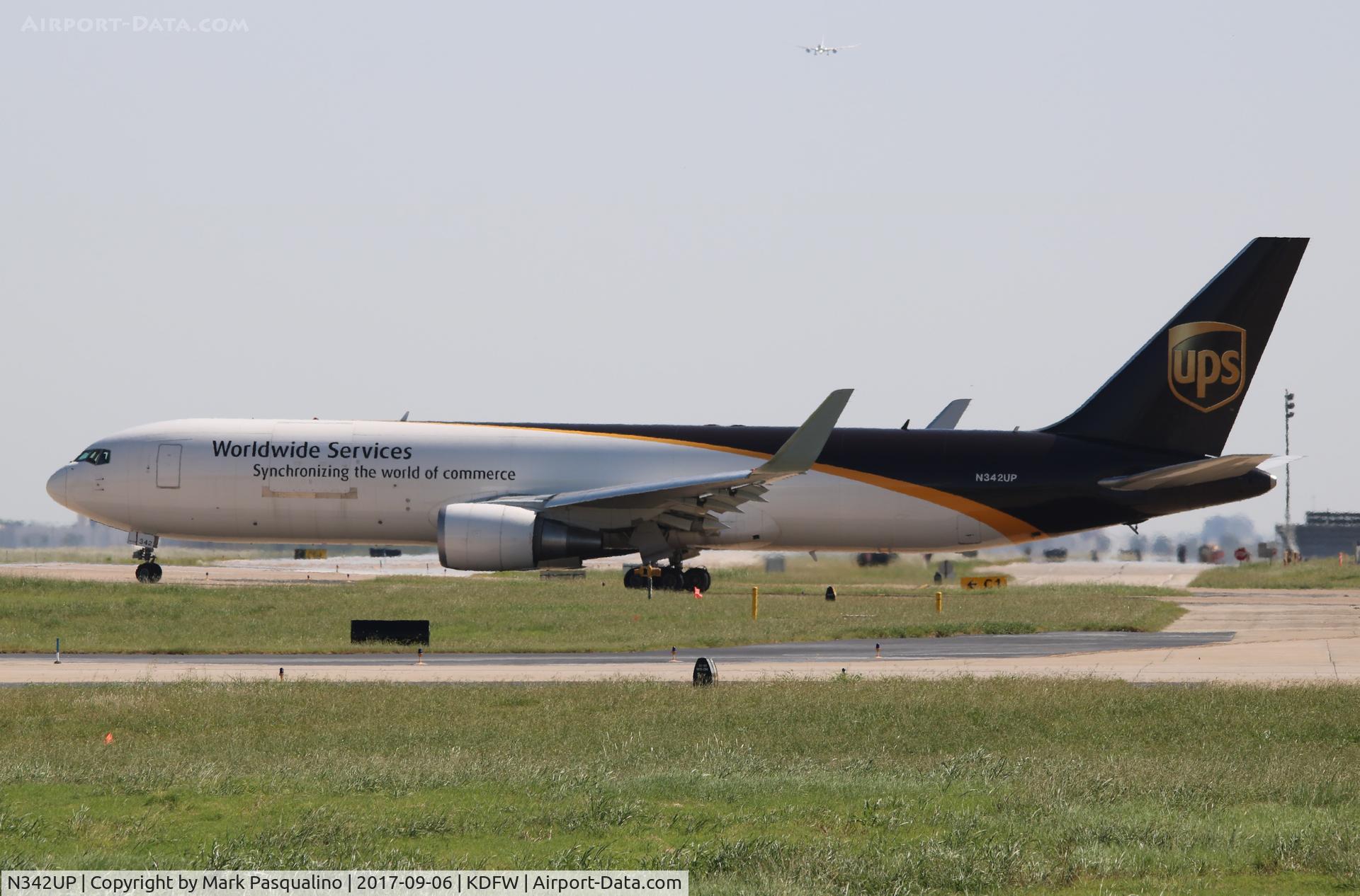 N342UP, 2011 Boeing 767-34AF C/N 37865, Boeing 767-300F
