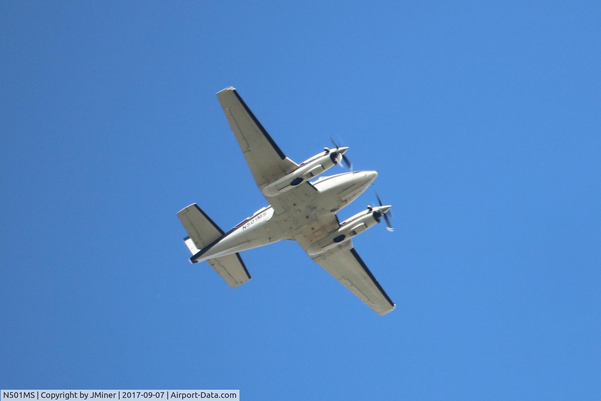 N501MS, 1974 Beech C90 King Air C/N LJ-626, Flying over Bartlett, IL.
