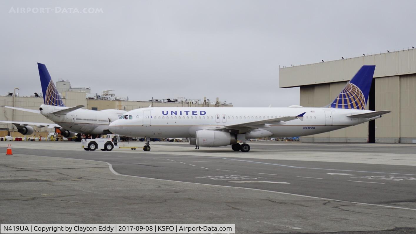 N419UA, 1994 Airbus A320-232 C/N 487, SFO 2017.