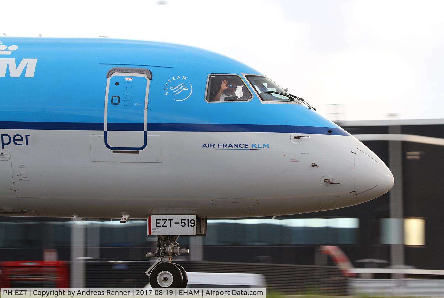 PH-EZT, 2012 Embraer 190LR (ERJ-190-100LR) C/N 19000519, KLM cityhopper ERJ-190
