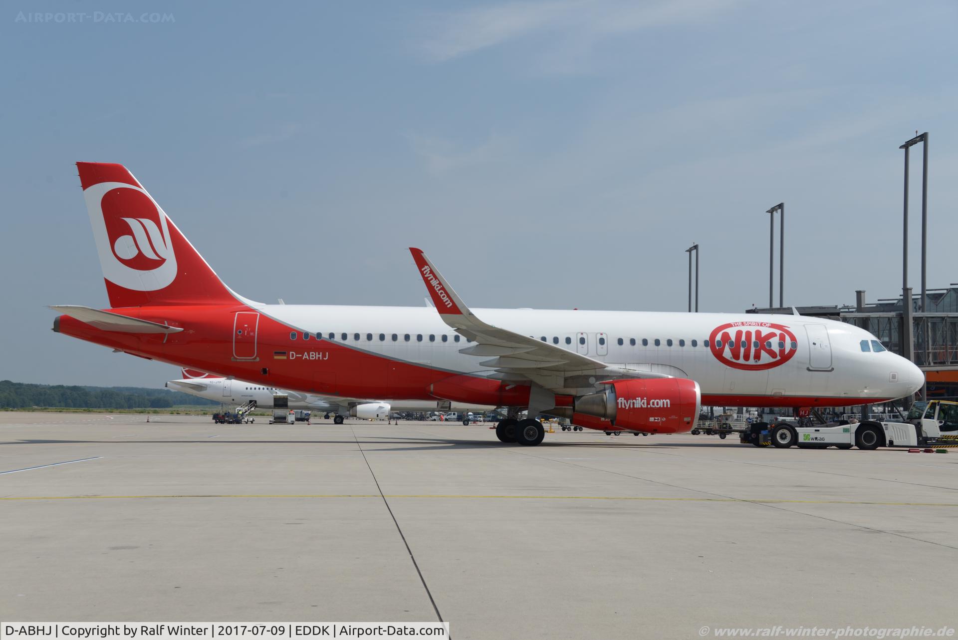 D-ABHJ, 2013 Airbus A320-214 C/N 5648, Airbus A320-214(W) - AB BER Air Berlin ofby Niki - 5648 - D-ABHJ - 09.07.2017 - CGN