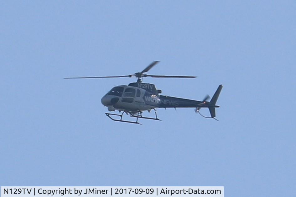 N129TV, 1996 Eurocopter AS-350BA Ecureuil C/N 2897, The WGN News copter was flying over Sleepy Hollow, IL.
