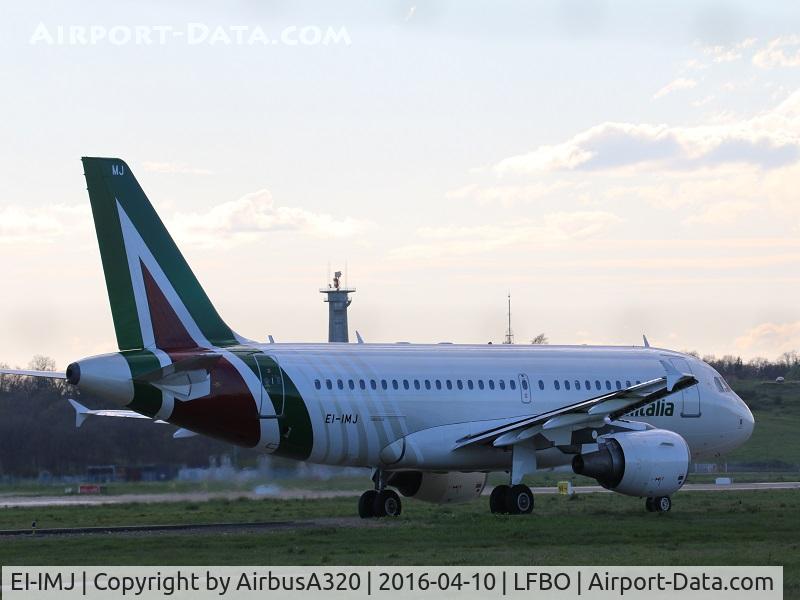 EI-IMJ, 2002 Airbus A319-112 C/N 1779, Departing in the early evening light