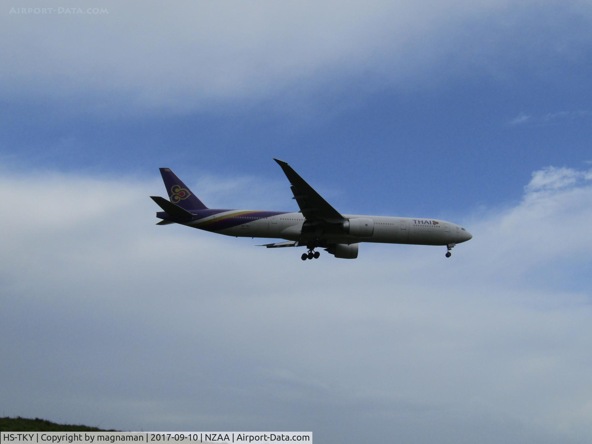 HS-TKY, 2015 Boeing 777-3D7/ER C/N 42114, short finals