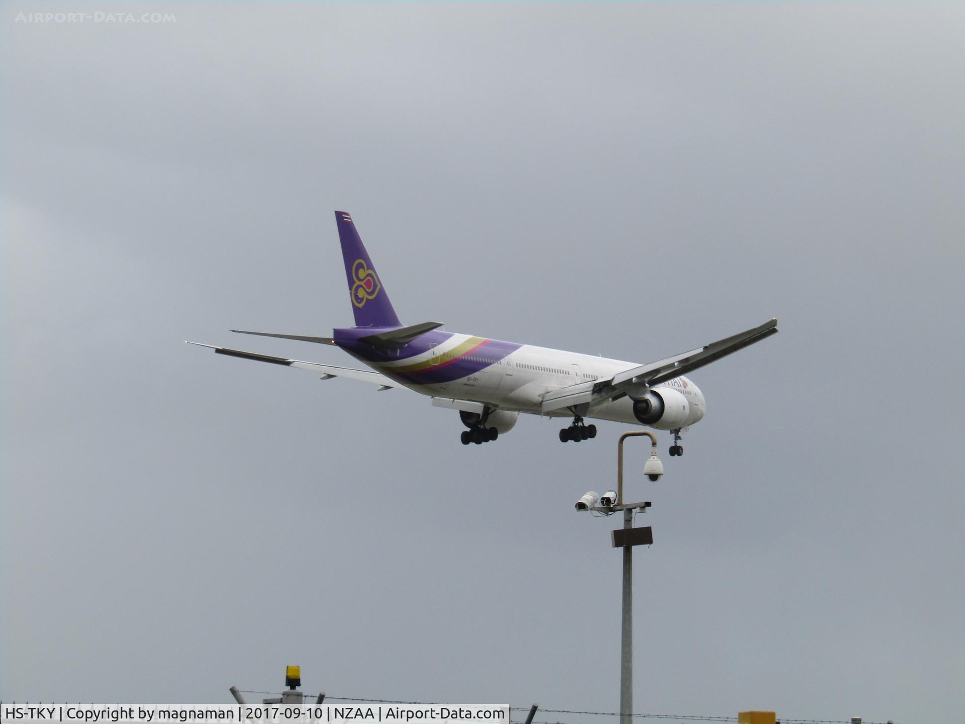 HS-TKY, 2015 Boeing 777-3D7/ER C/N 42114, over threshold