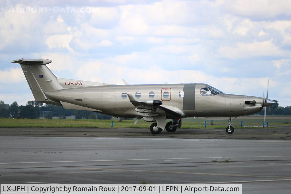 LX-JFH, 2003 Pilatus PC-12/45 C/N 522, Taxiing from Sion