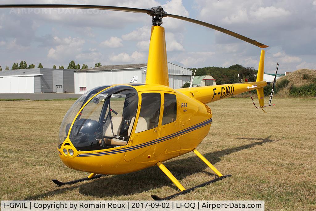 F-GMIL, Robinson R44 C/N 0152, Parked